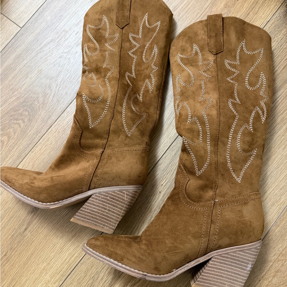 Steve Madden Tan Suede Western Boots cow boy boots